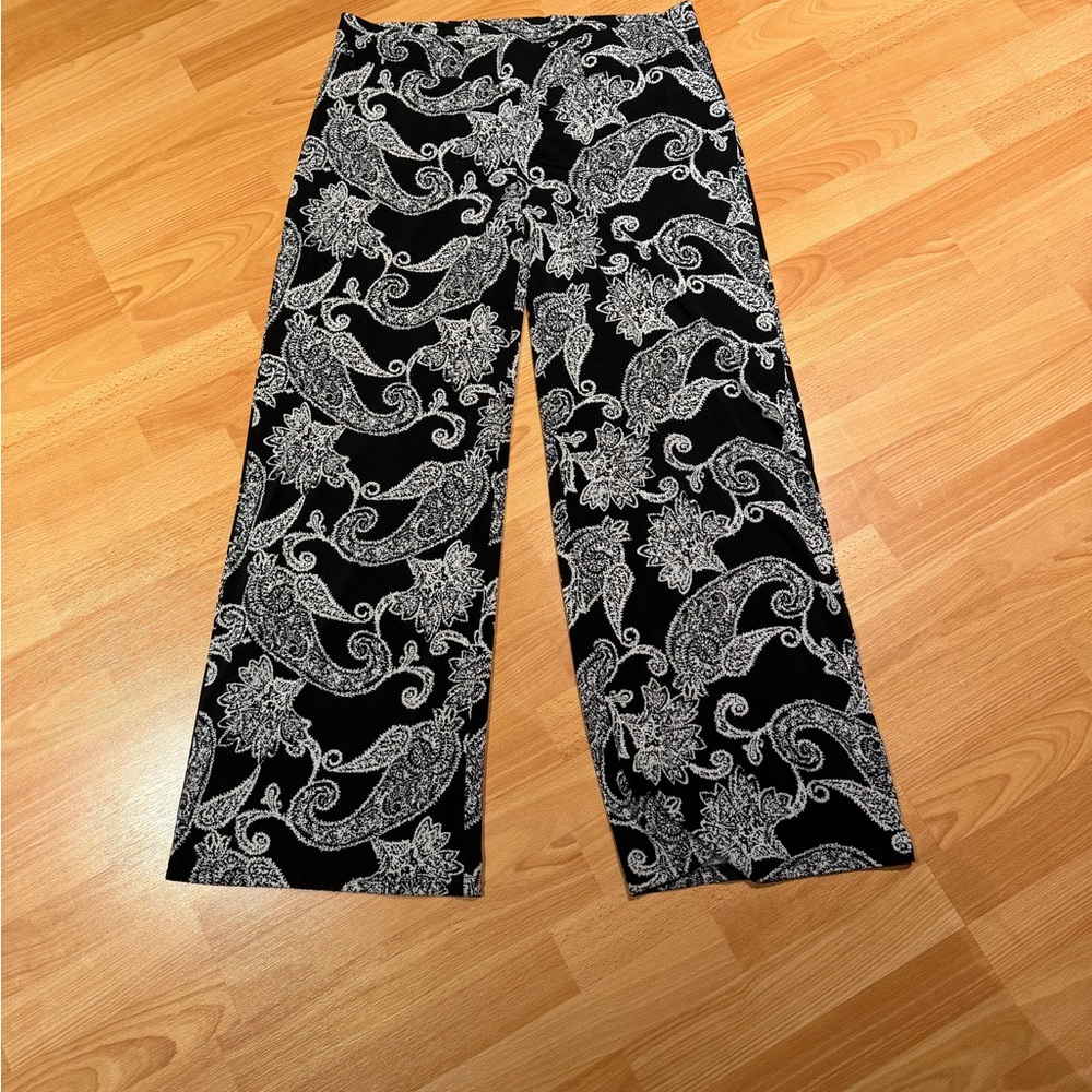 Chic Black and White Paisley Wide Leg Pants